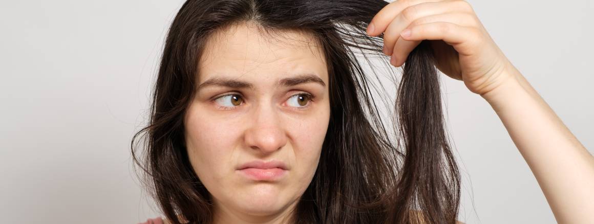 8 signes de cheveux abîmés : comment savoir si vos cheveux sont abîmés